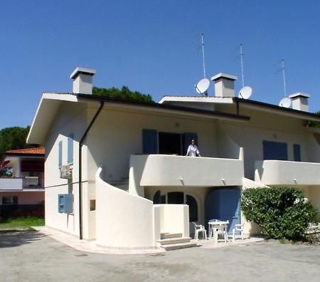 Flat In Lignano Riviera Lägenhet Lignano Sabbiadoro Exteriör bild